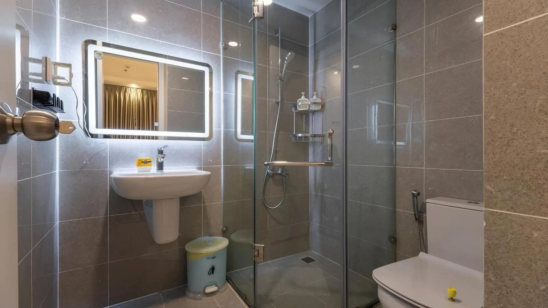 Terra Royal Apartment D3 - 1 2 Bedroom At City Center Ho Chi Minh